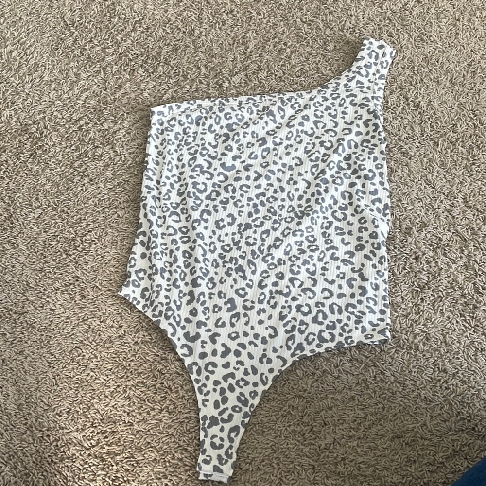 NWOT Leopard Bodysuit